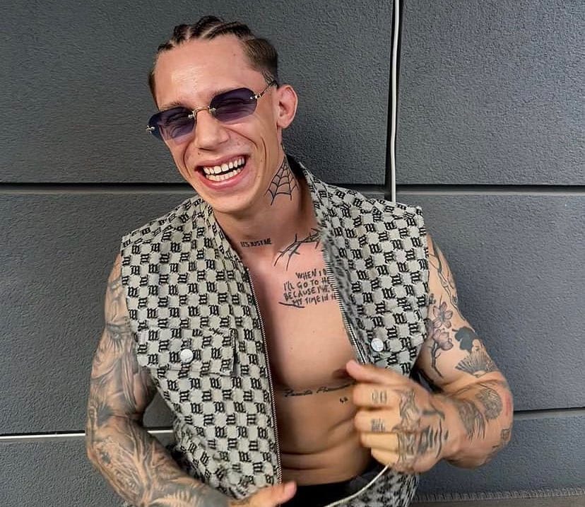 Kuba Nowaczkiewicz na Malcie i od razu kasyna. Internet nie zostawił na nim suchej nitki 2 Kuba Nowaczkiewicz na Malcie reklamuje kasyna i reaguje na krytykę w internecie