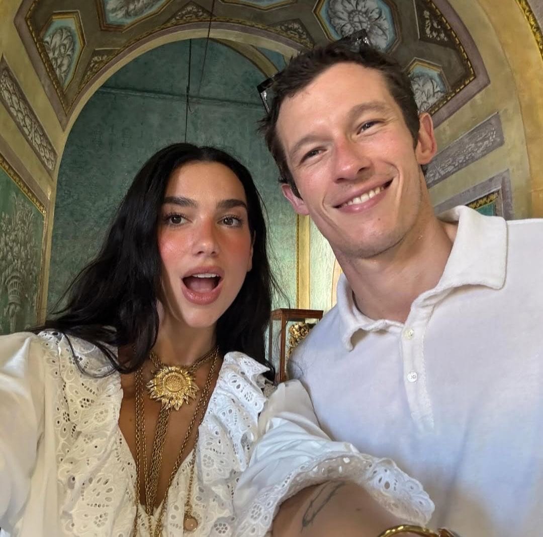 Dua Lipa wyszła za mąż. Gwiazda poślubiła Calluma Turnera w tajemnicy 3 kim jest mąż Duy Lipy
Dua Lipa i Callum Turner ślub
kiedy Dua Lipa wzięła ślub